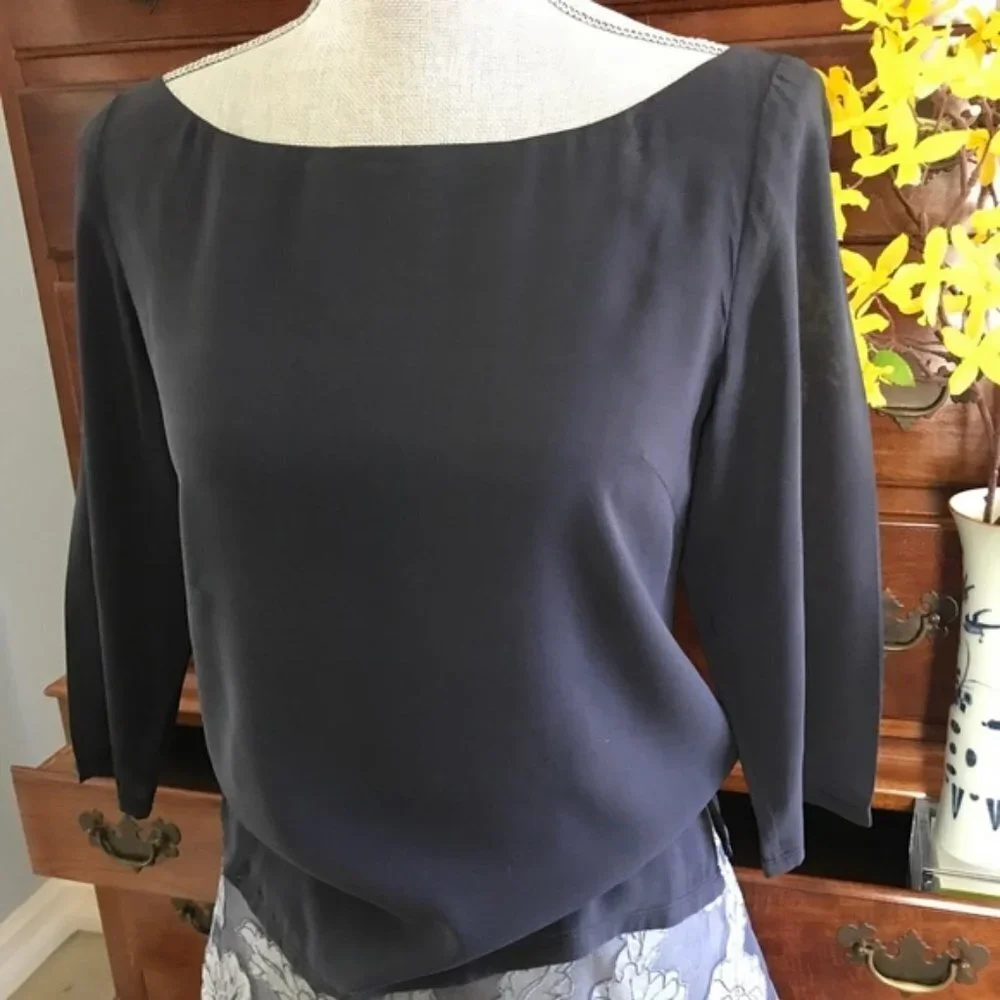 Saja Two-Piece Silk Floral Top/Skirt Set Medium